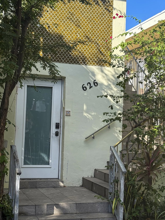 626 Condominium photo 2